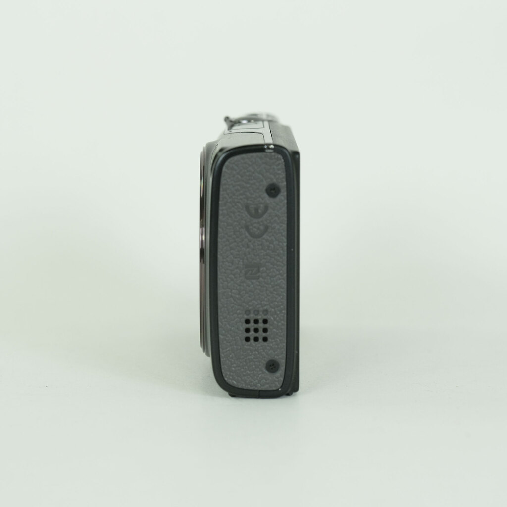 Canon IXY 650 ブラック