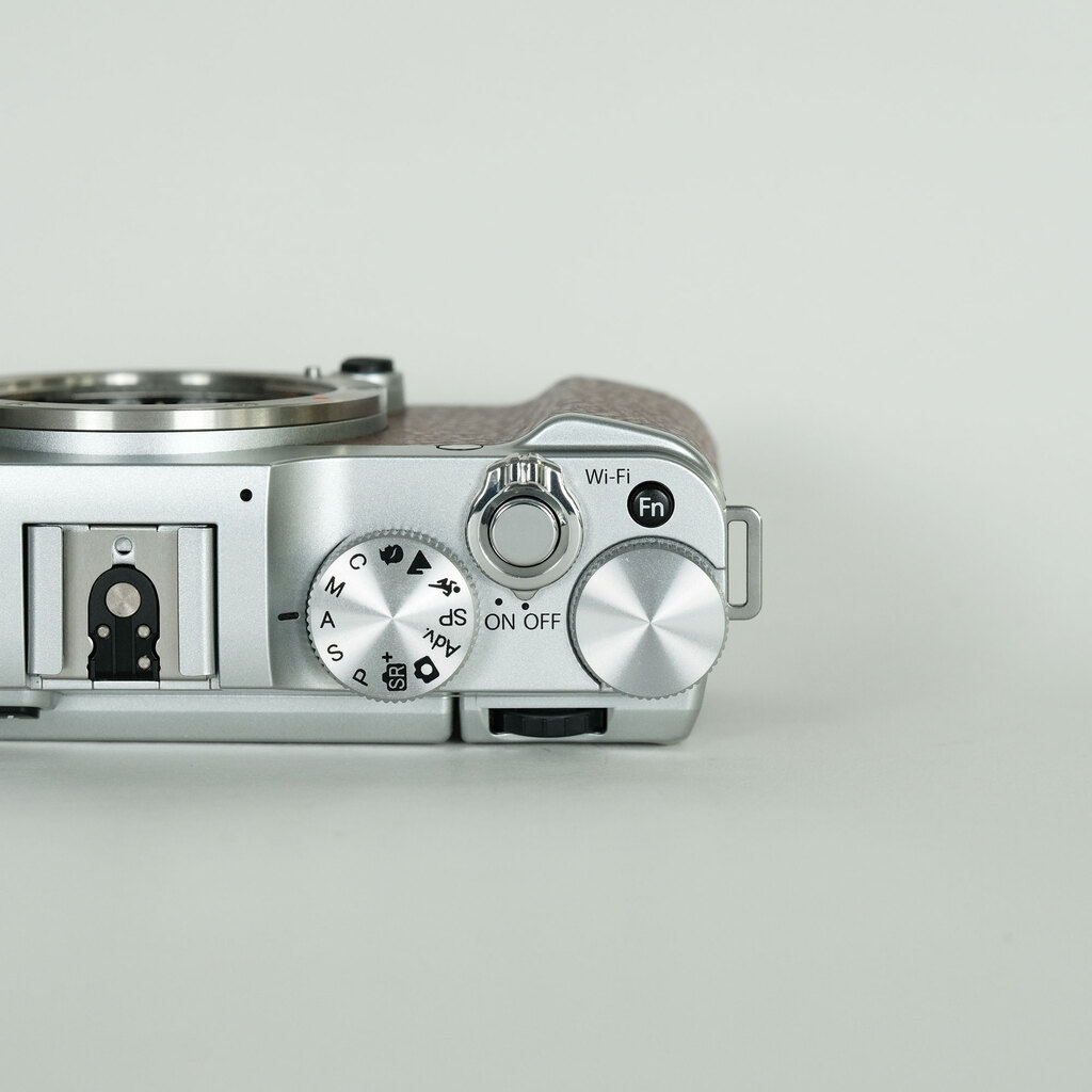 FUJIFILM X-A1 ボディ ブラウン