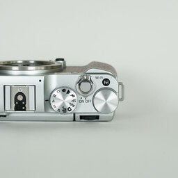 FUJIFILM X-A1 ボディ ブラウン