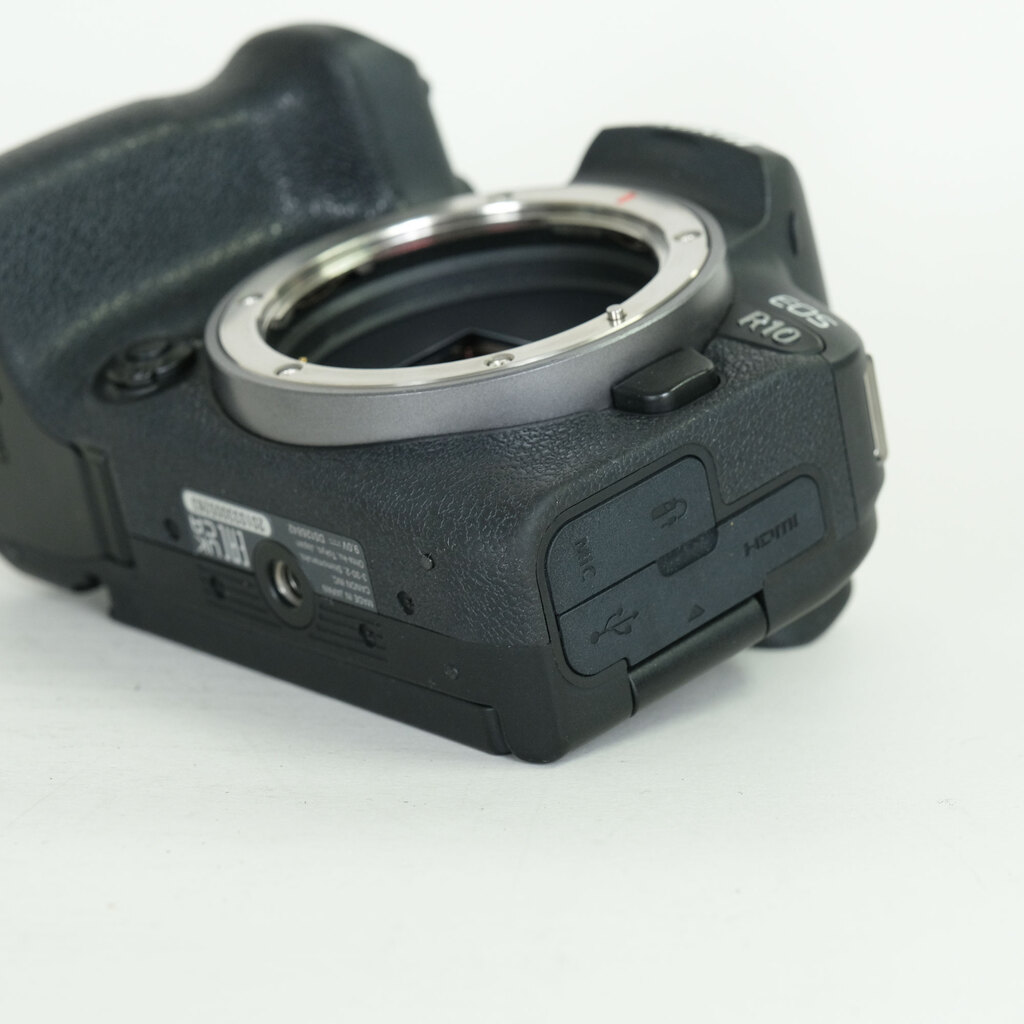 Canon EOS R10