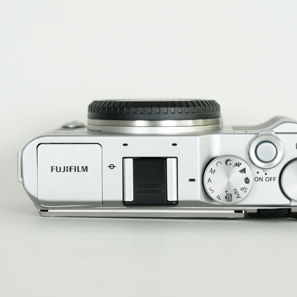 FUJIFILM X-A3 ボディ  シルバー