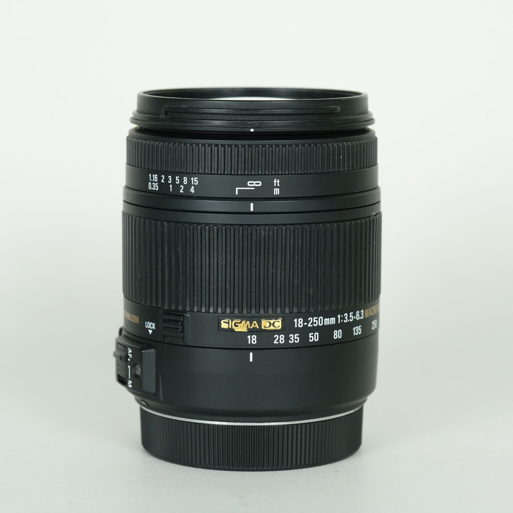 18-250mm F3.5-6.3 DC MACRO OS HSM [キヤノン用] 中古価格比較 - 価格.com
