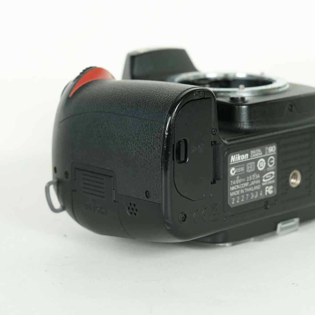 Nikon D90 ボディの出品 | ONE SCENE（ワンシーン）