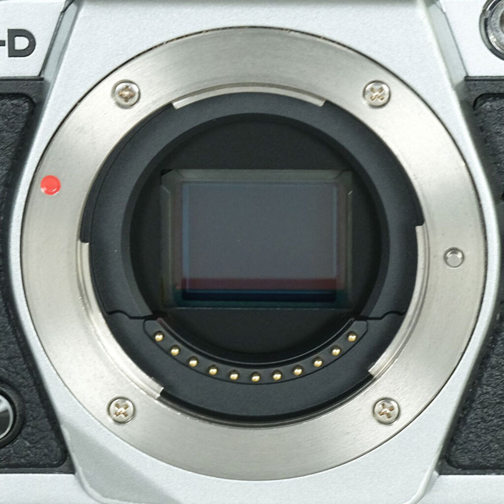 OLYMPUS OM-D E-M5 Mark II