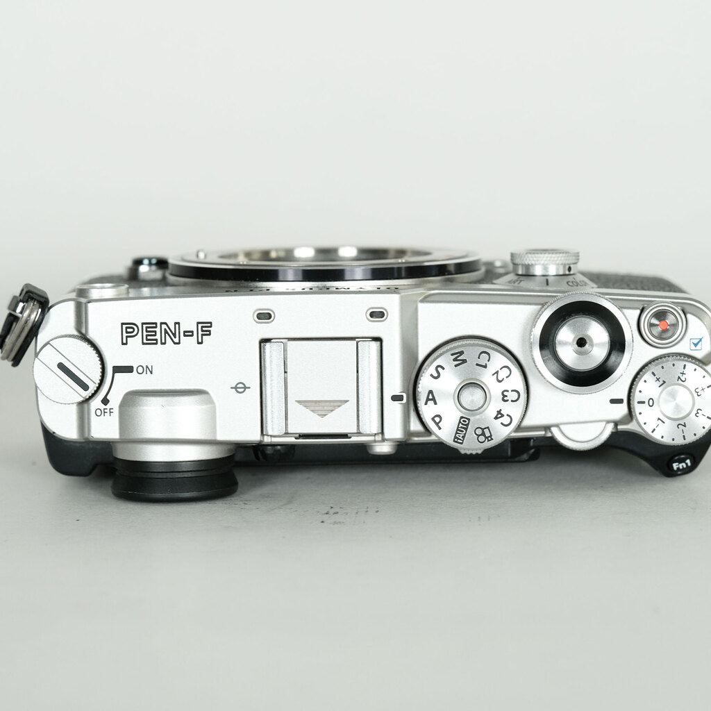 OLYMPUS PEN-F