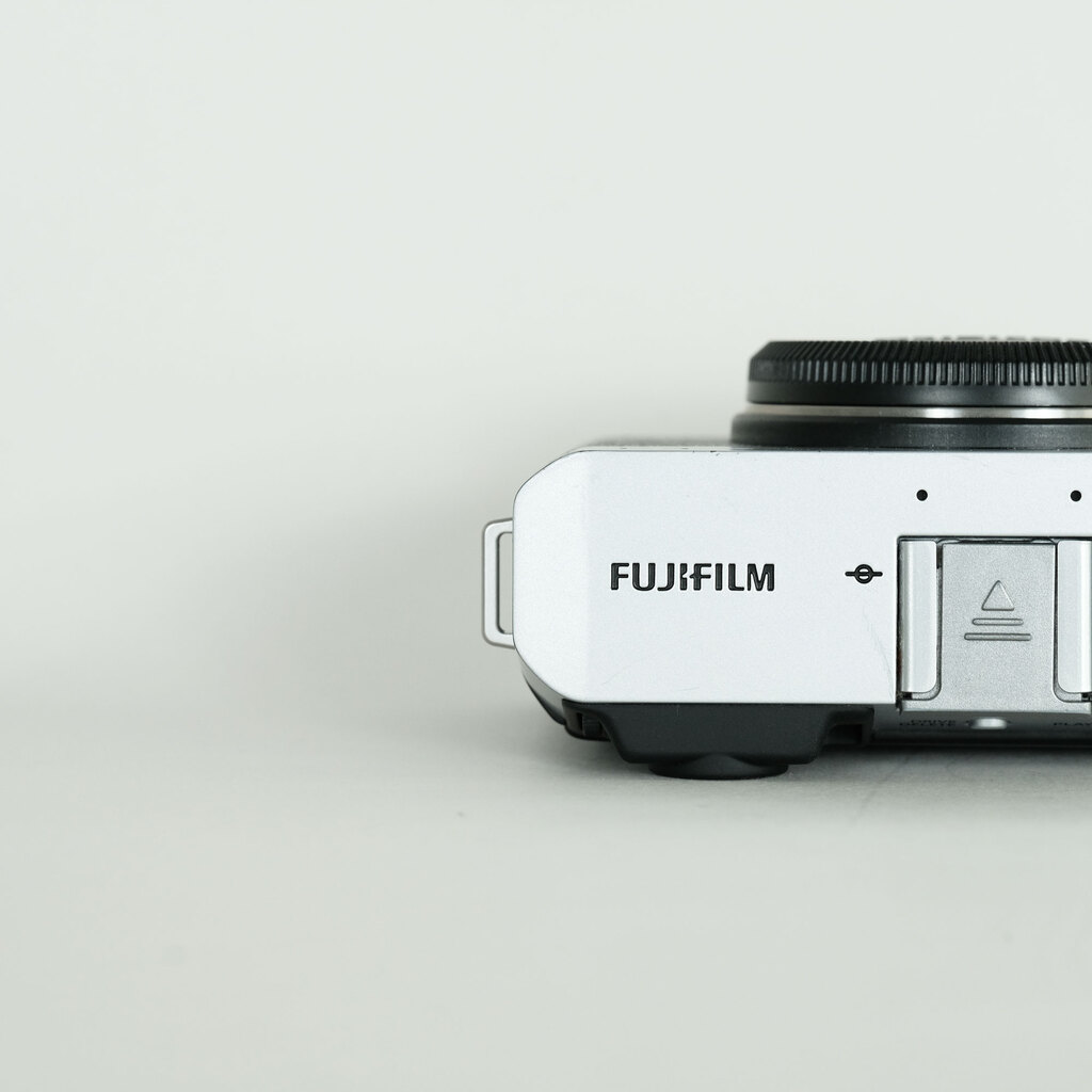 FUJIFILM X-E4