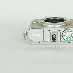 OLYMPUS PEN E-PL10
