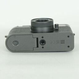 FUJIFILM X half X-HF1