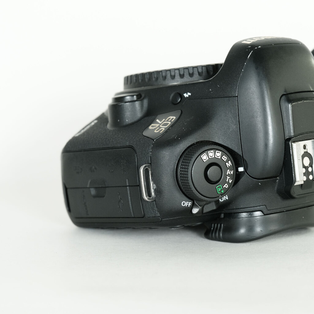 Canon EOS 7D Mark II ジャンク ジャンク品のCanon EOS 7D Mark Ⅱ