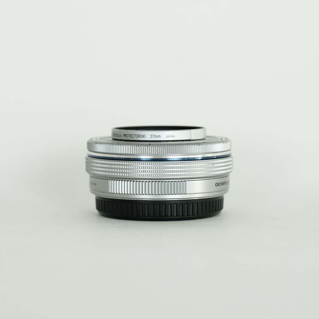 OLYMPUS M.ZUIKO DIGITAL ED 14-42mm F3.5-5.6 EZ シルバーの出品