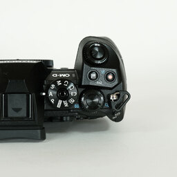 OLYMPUS OM-D E-M1 Mark II