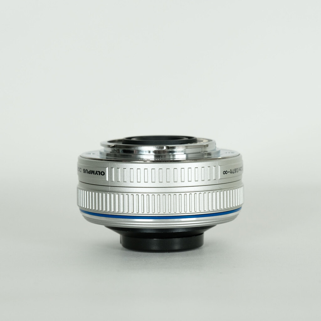 OLYMPUS M.ZUIKO DIGITAL 17mm F2.8 シルバー