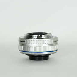 OLYMPUS M.ZUIKO DIGITAL 17mm F2.8 シルバー