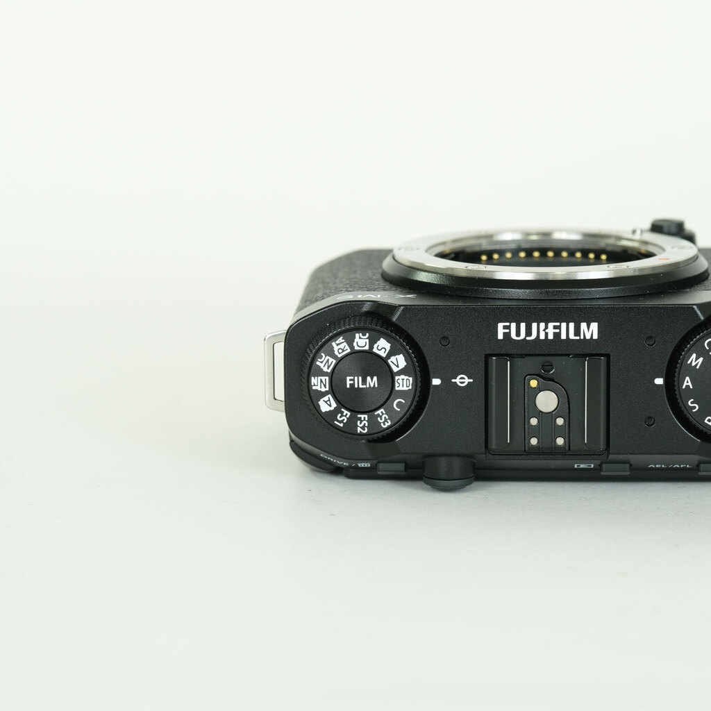 FUJIFILM X-M5