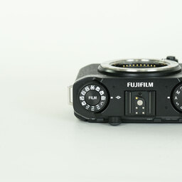 FUJIFILM X-M5