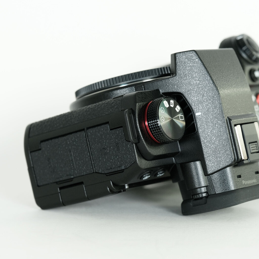 Panasonic LUMIX S5II DC-S5M2