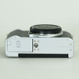 FUJIFILM X-M5