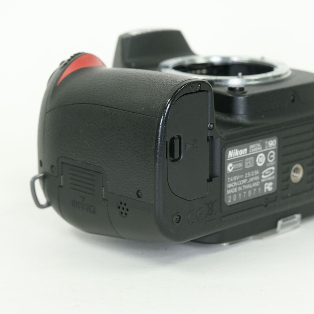 Nikon D90 ボディ