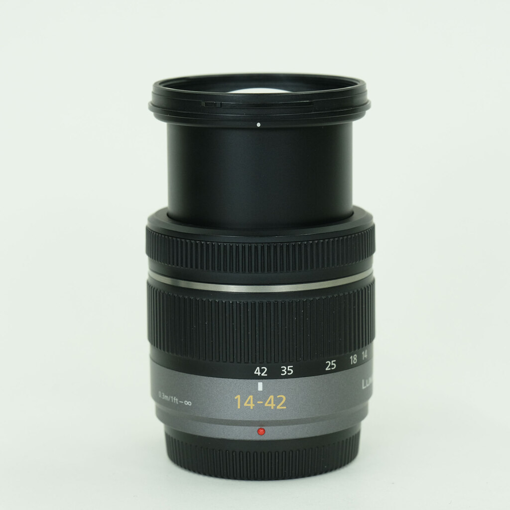 Panasonic LUMIX G VARIO 14-42mm F3.5-5.6 ASPH./MEGA O.I.S. Panasonic LUMIX G VARIO 14-42mm F3.5-5.6 ASPH./MEGA O.I.S.