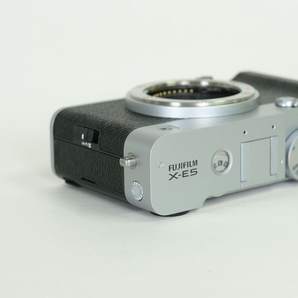 FUJIFILM X-E5