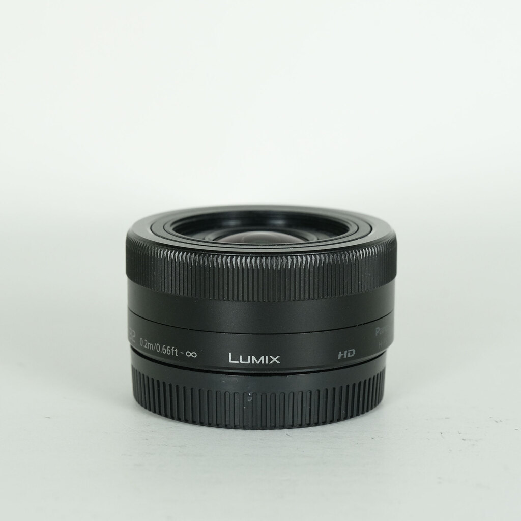 Panasonic LUMIX G VARIO 12-32mm / F3.5-5.6 ASPH. / MEGA O.I.S.の