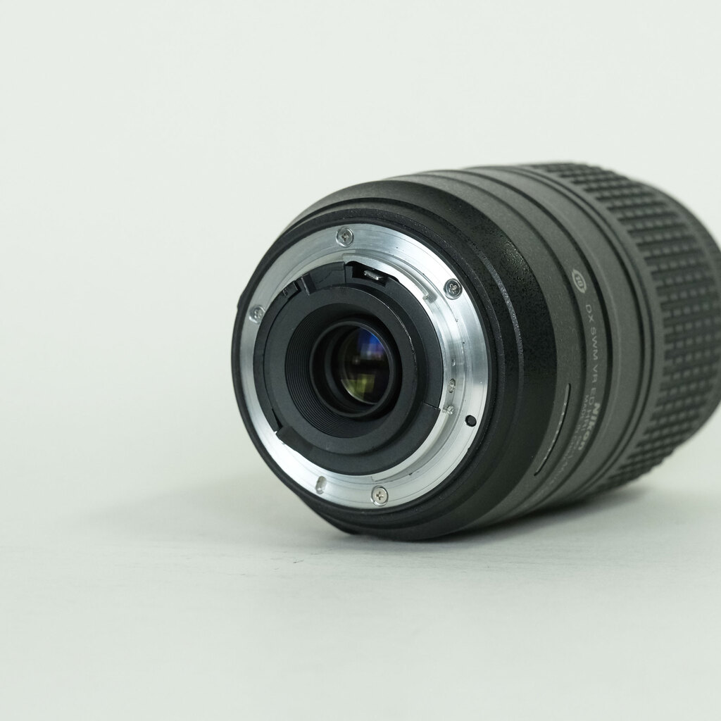 Nikon AF-S DX NIKKOR 55-300mm F4.5-5.6G ED VR Nikon AF-S DX NIKKOR 55-300mm F4.5-5.6G ED VR