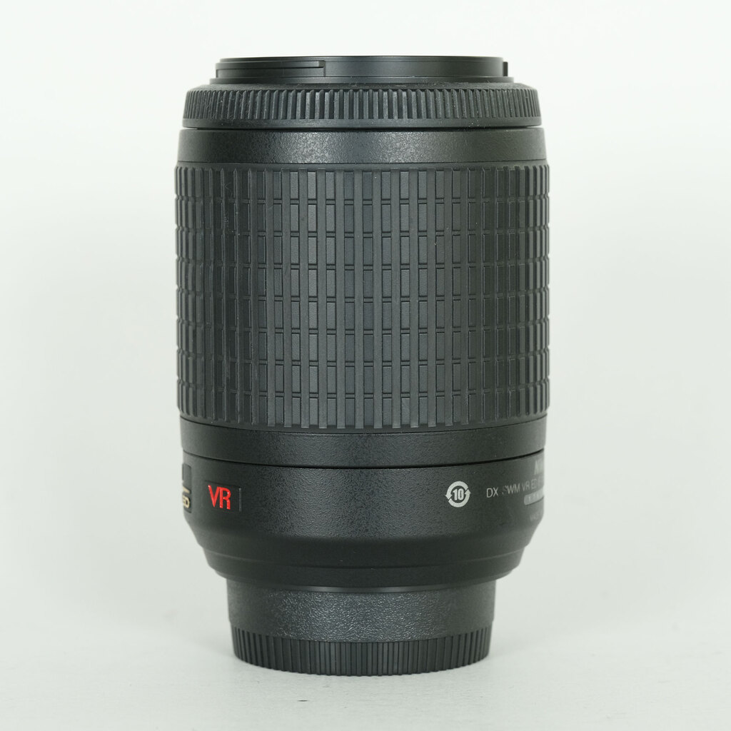 Nikon AF-S DX VR Zoom-Nikkor 55-200mm F4-5.6G IF-ED Nikon AF-S DX VR Zoom-Nikkor 55-200mm F4-5.6G IF-ED