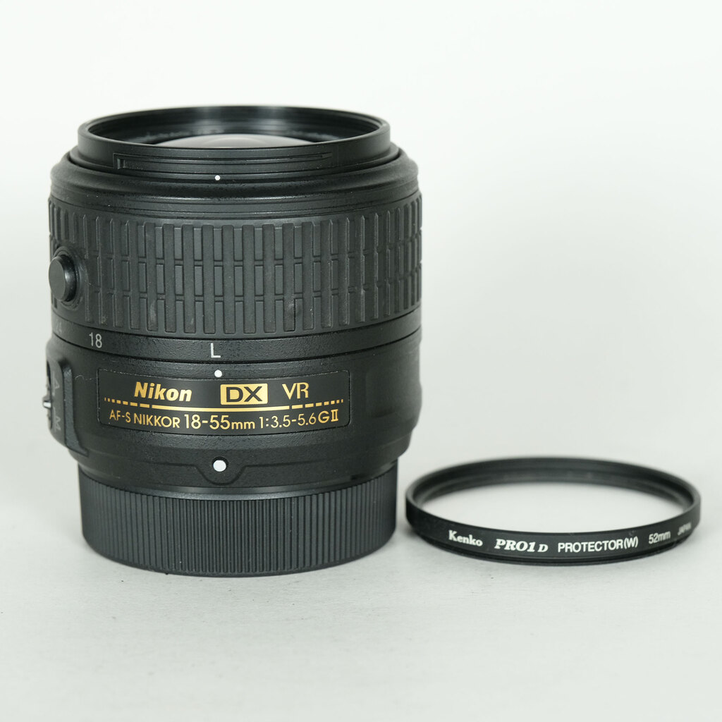 Nikon AF-S DX NIKKOR 18-55mm f3.5-5.6G VR II