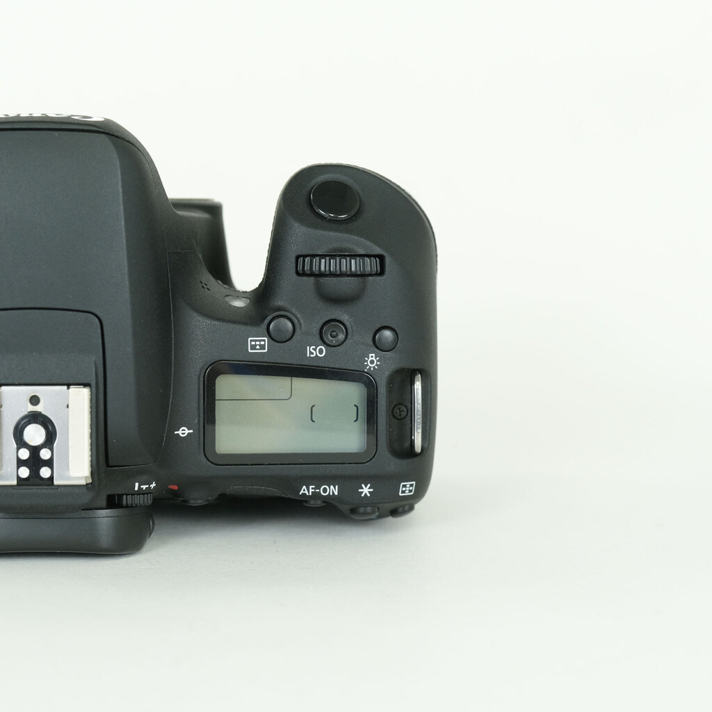 Canon EOS 9000D Canon EOS 9000D