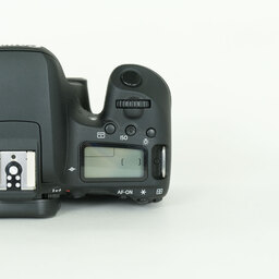 Canon EOS 9000D Canon EOS 9000D