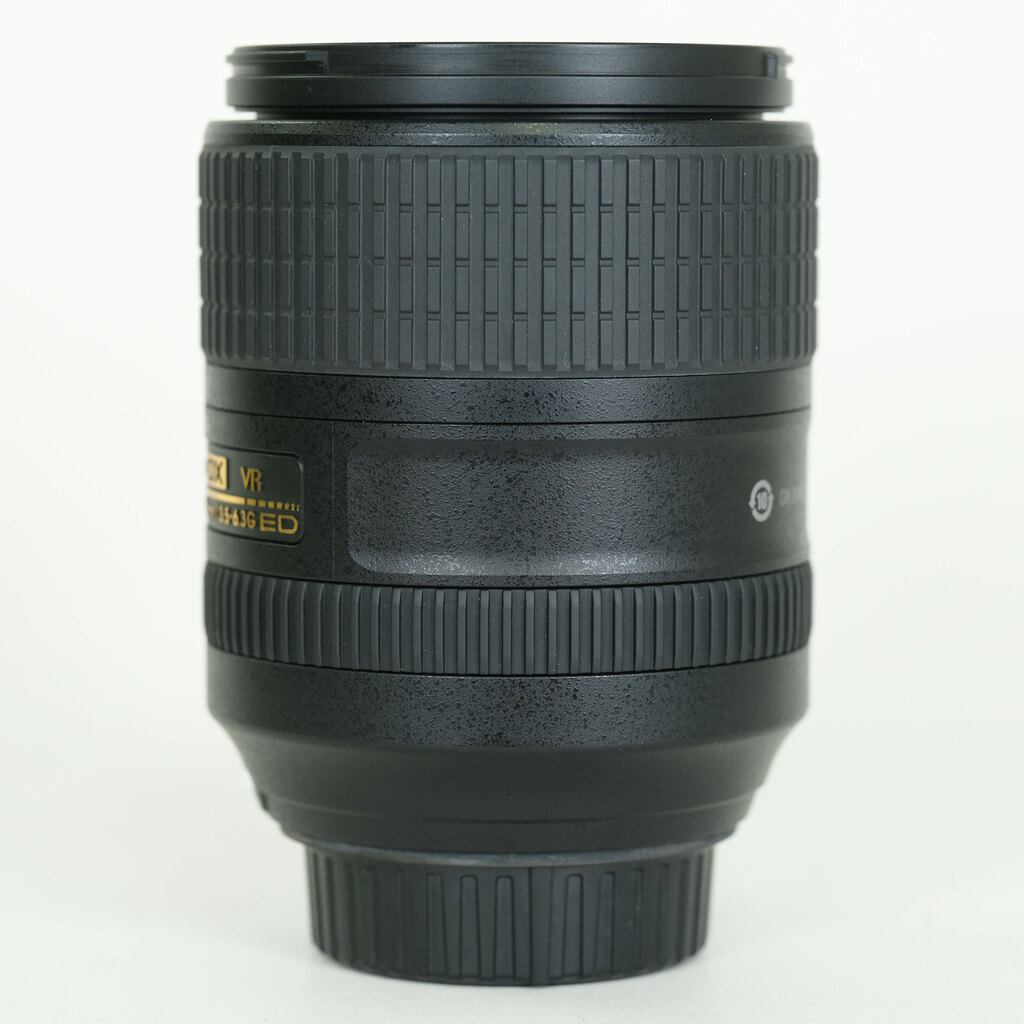 Nikon AF-S DX NIKKOR 18-300mm f/3.5-6.3G ED VR