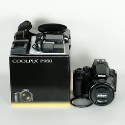 Nikon COOLPIX P950