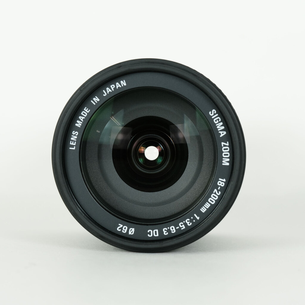 SIGMA 18-200mm F3.5-6.3 DC [キヤノンEF用]