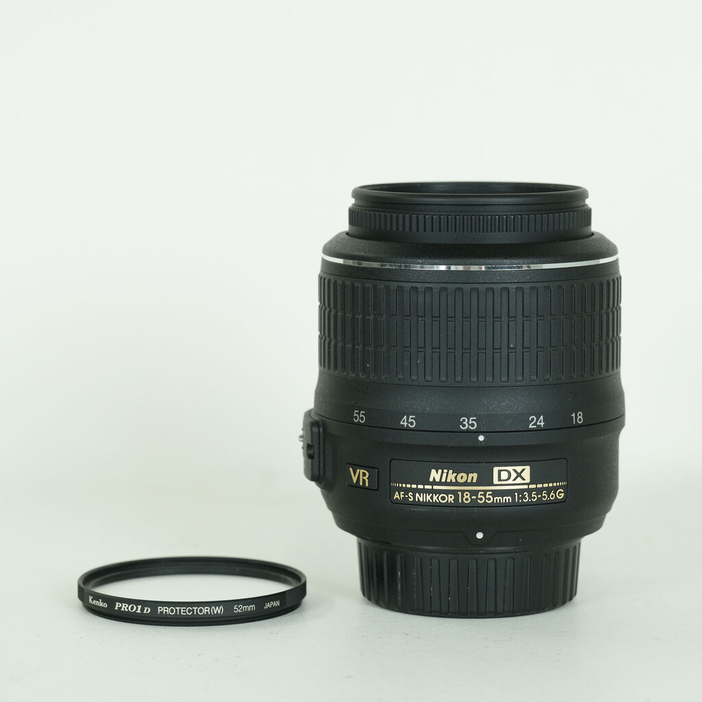 Nikon AF-S DX NIKKOR 18-55mm F3.5-5.6 G VR Nikon AF-S DX NIKKOR 18-55mm F3.5-5.6 G VR