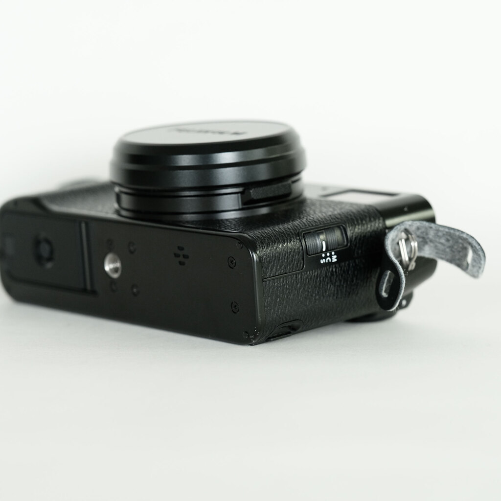 FUJIFILM X100V ブラック