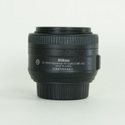 Nikon AF-S DX NIKKOR 35mm f/1.8G Nikon AF-S DX NIKKOR 35mm f/1.8G