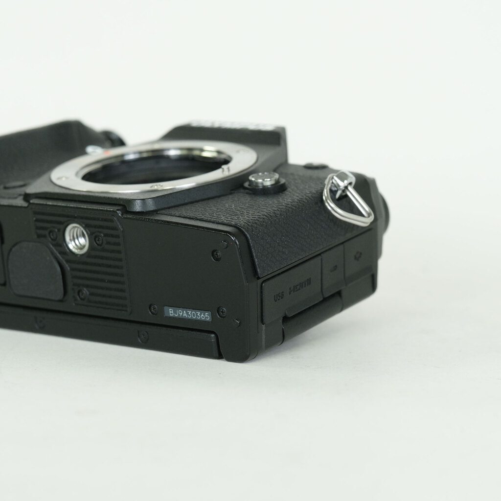 OLYMPUS OM-D E-M5 Mark III