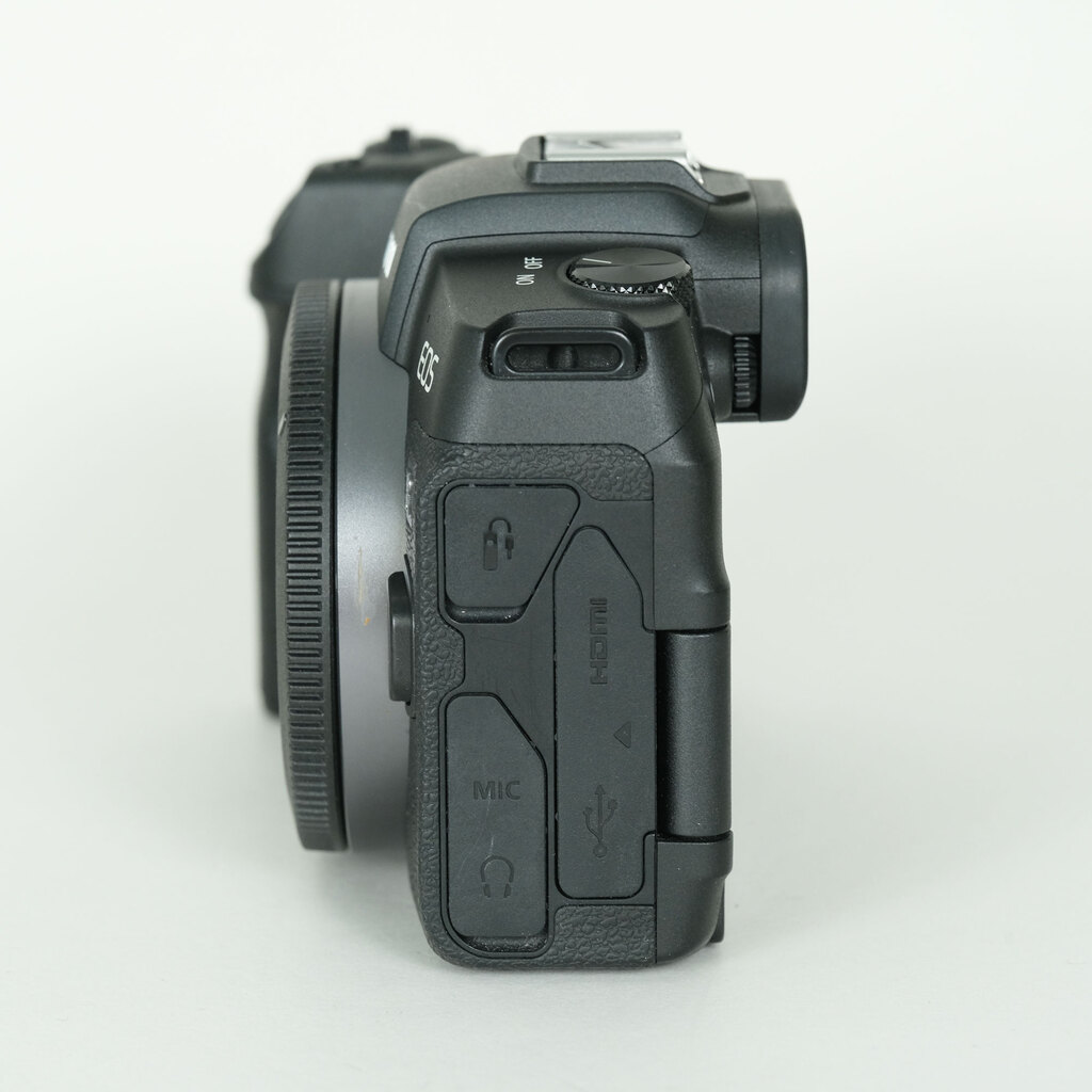 Canon EOS RP [�{�f�B]