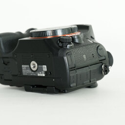 SONY α99II（ILCA-99M2）