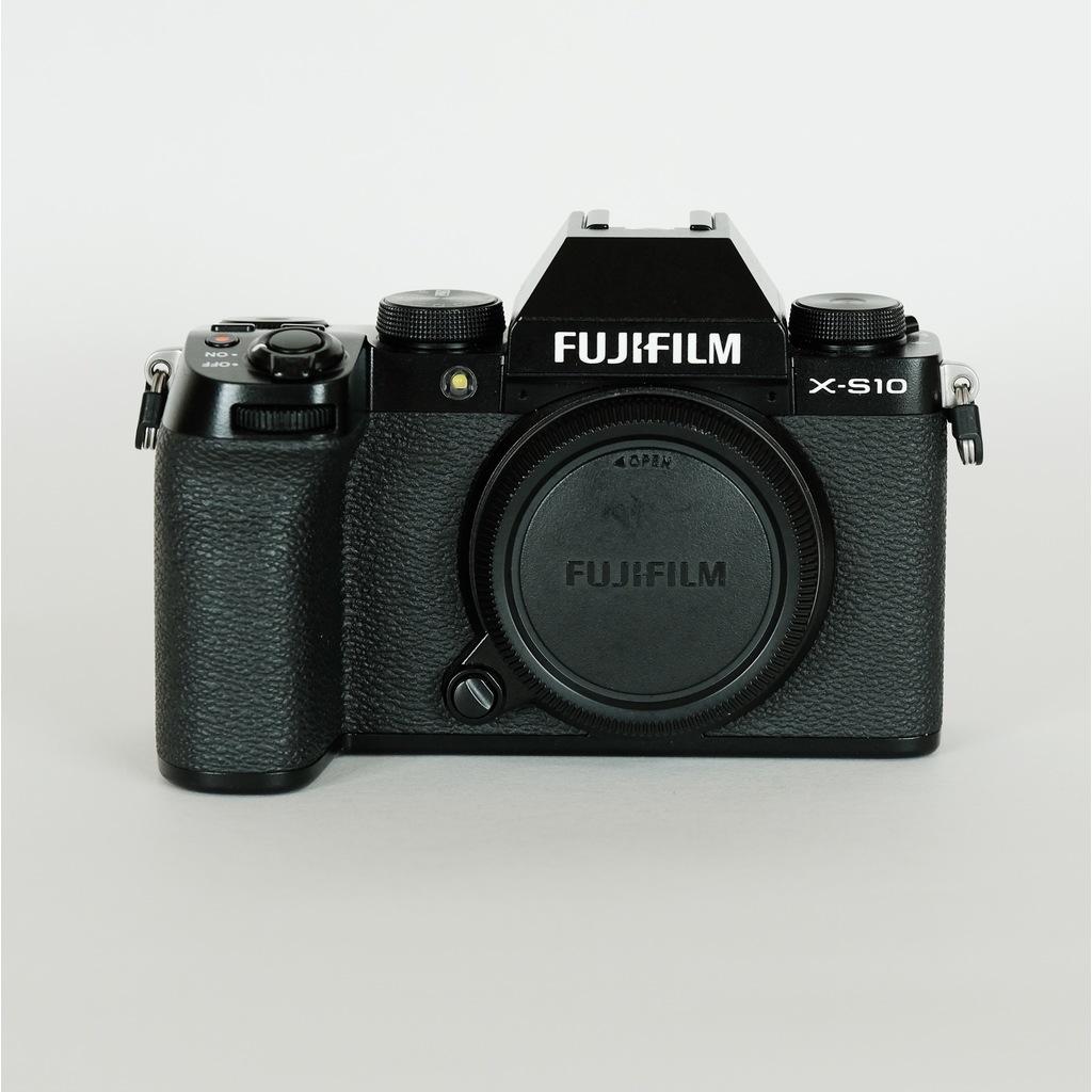 FUJIFILM X-S10