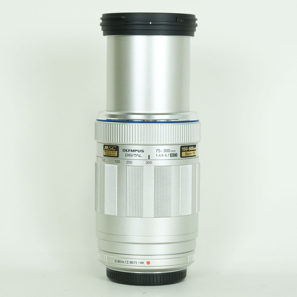 OLYMPUS M.ZUIKO ED75-300mm F4.8-6.7 シルバー