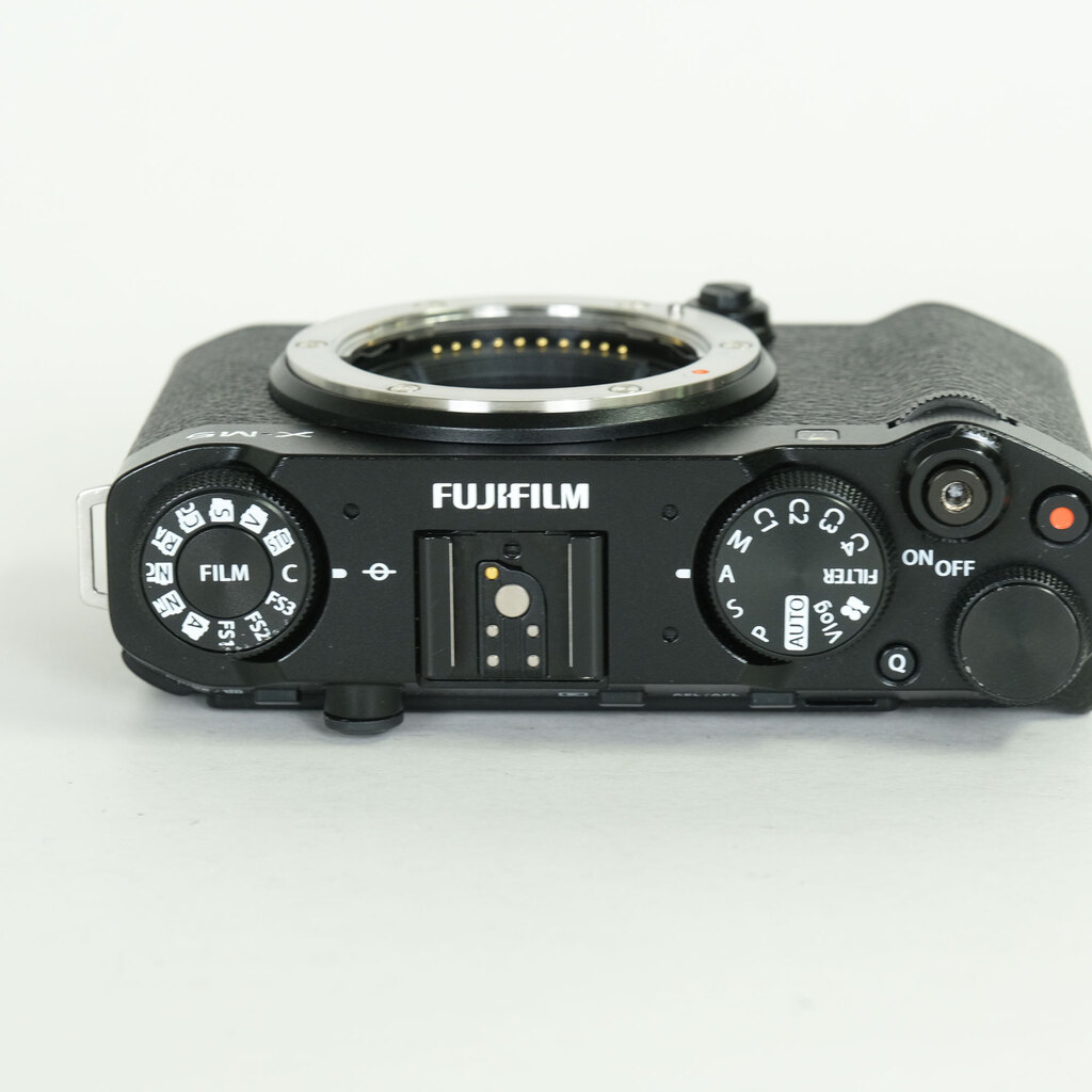 FUJIFILM X-M5 FUJIFILM X-M5