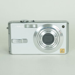 Panasonic DMC-FX7 シルキーシルバー