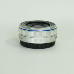OLYMPUS M.ZUIKO DIGITAL 17mm F2.8 シルバー