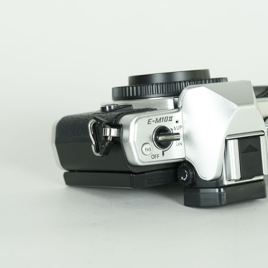 OLYMPUS OM-D E-M10 Mark II