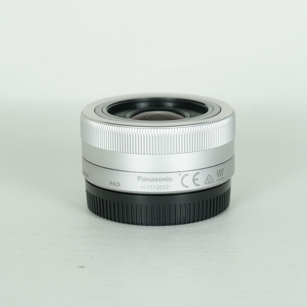 Panasonic LUMIX G VARIO 12-32mm / F3.5-5.6 ASPH. / MEGA O.I.S.の