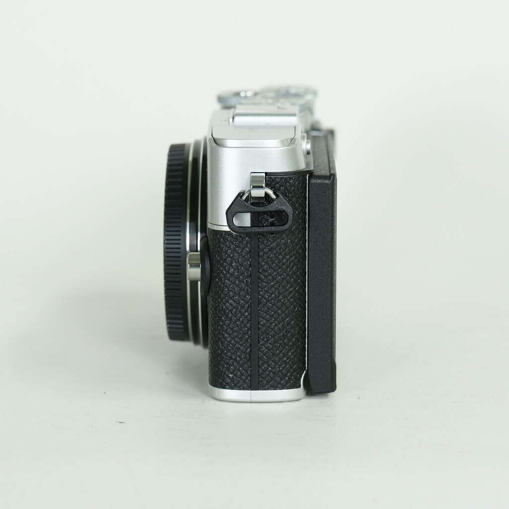 OLYMPUS PEN E-P7