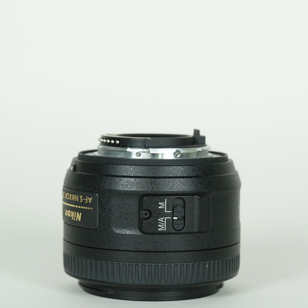 Nikon AF-S DX NIKKOR 35mm f/1.8Gの出品 | ONE SCENE（ワンシーン）