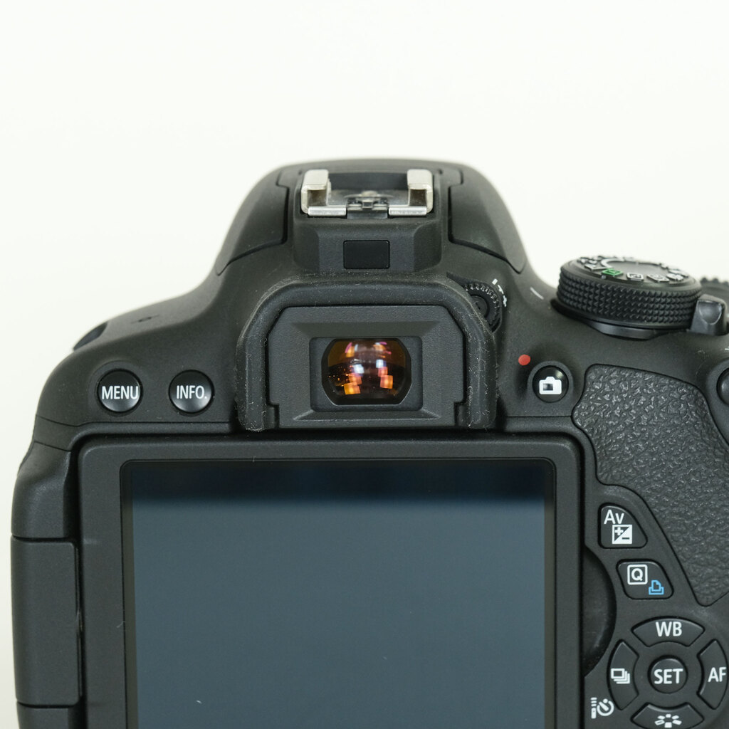 Canon EOS Kiss X7i