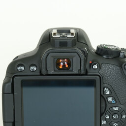 Canon EOS Kiss X7i